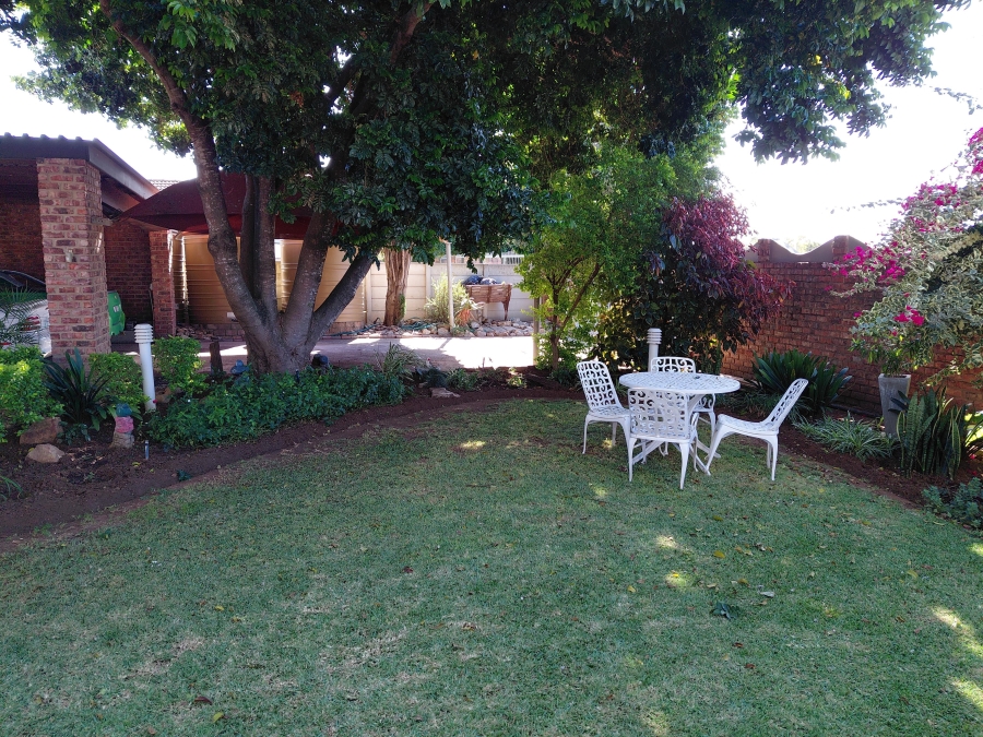 4 Bedroom Property for Sale in Bothasrus Eastern Cape